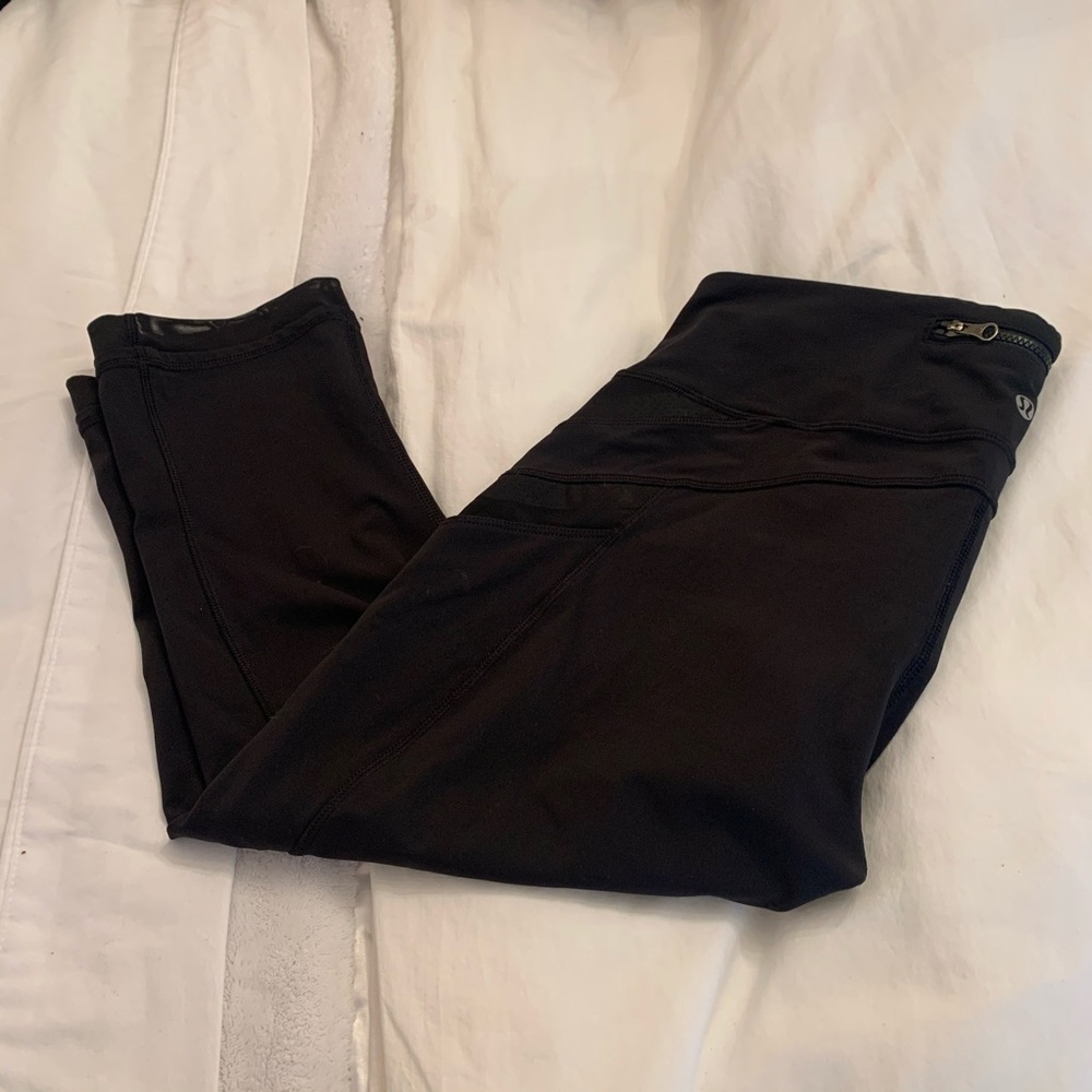 Lululemon black crop leggings